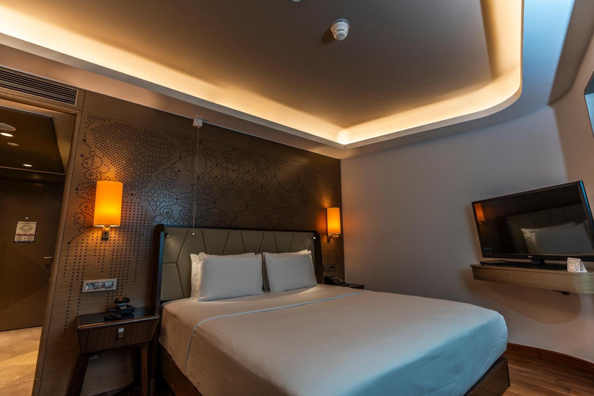 Hotel Hilton Istanbul Kozyatagi Zewnętrze zdjęcie A room at the hotel